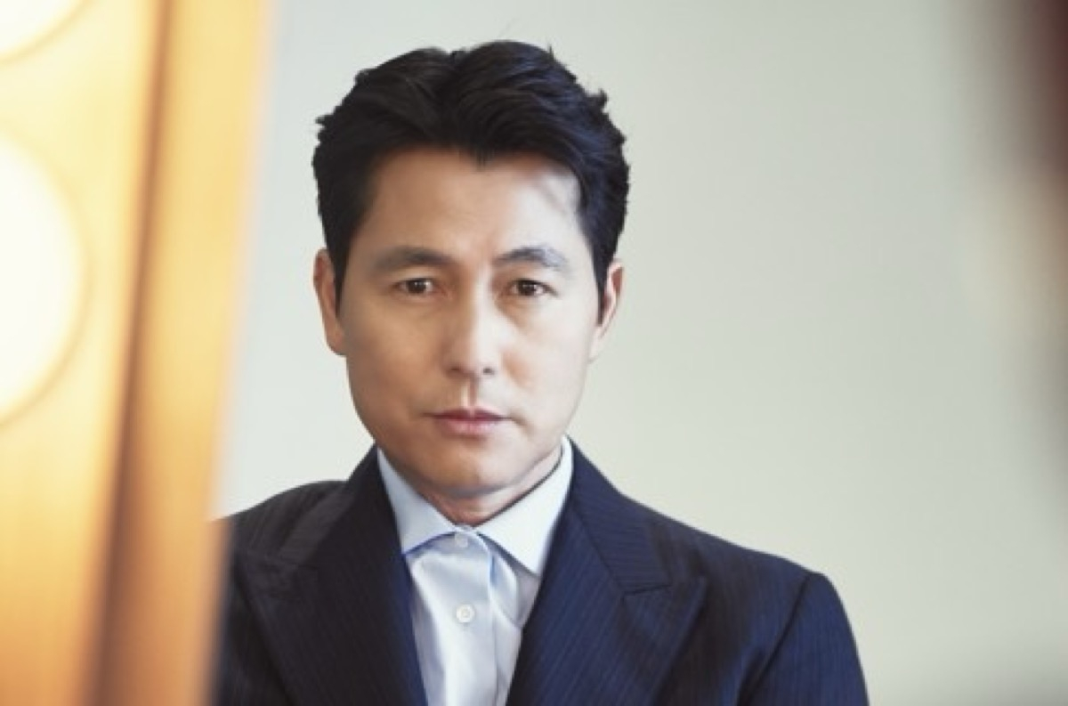 Jung Woo Sung membantah tuduhan menghindari kontrak terlebih dahulu karena skandal