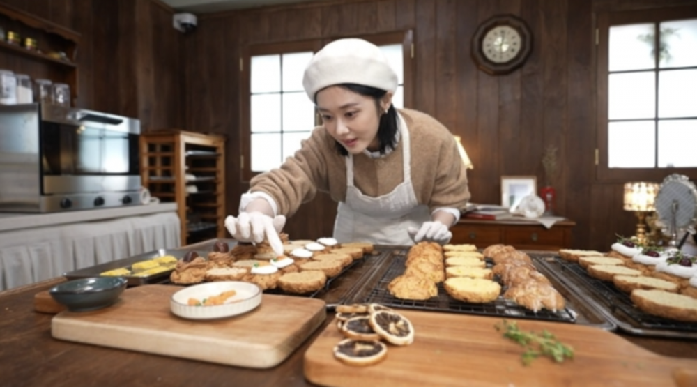 Jang Na Ra membuka Kafe toko rotinya di acara spesial SBS 'The Bread' 3 1732610280 2024 11 26 8