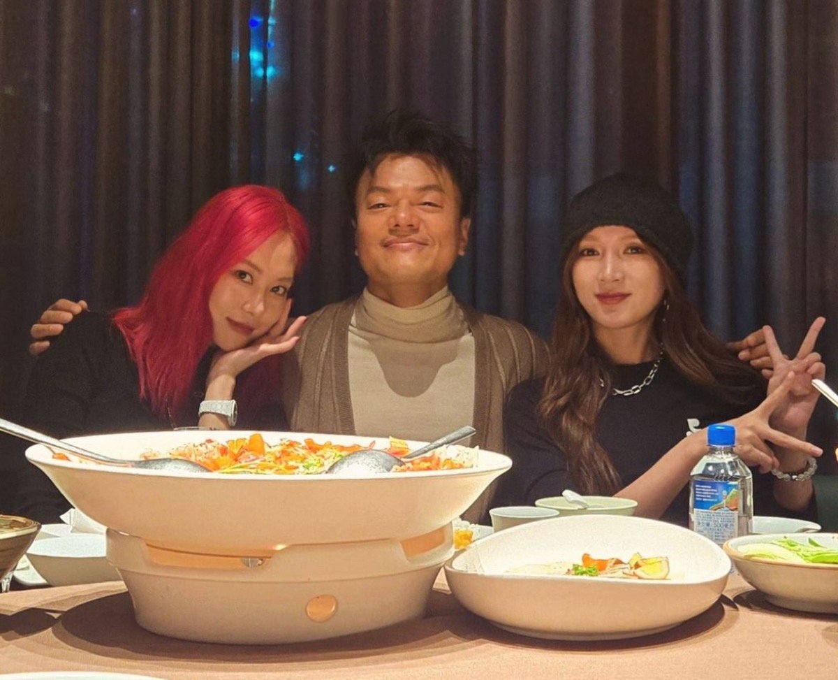 JY Park JYP bertemu kembali dengan anggota rindu Fei dan Jia di Beijing JY Park JYP bertemu kembali dengan anggota rindu Fei dan Jia di Beijing