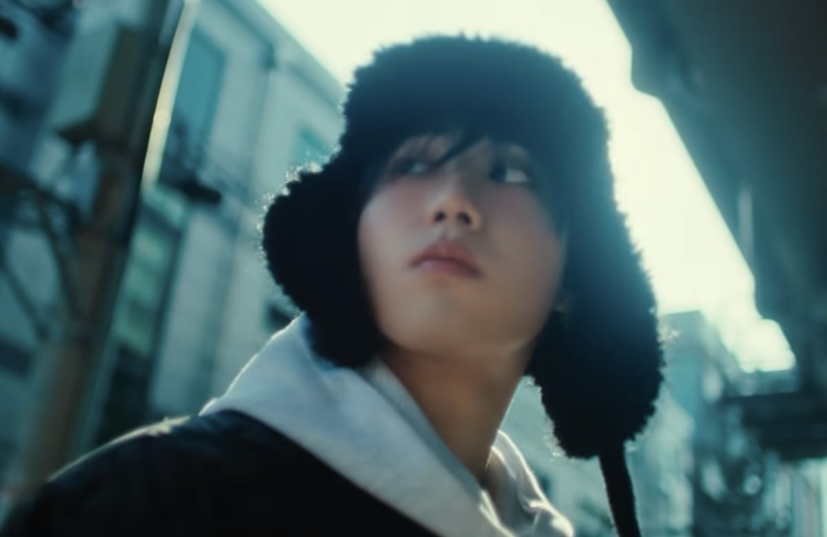 Han Stray Kids memikat dengan energi penuh semangat dalam teaser solo untuk 'Hold my hand' Han Stray Kids memikat dengan energi penuh semangat dalam teaser solo untuk 'Hold my hand'