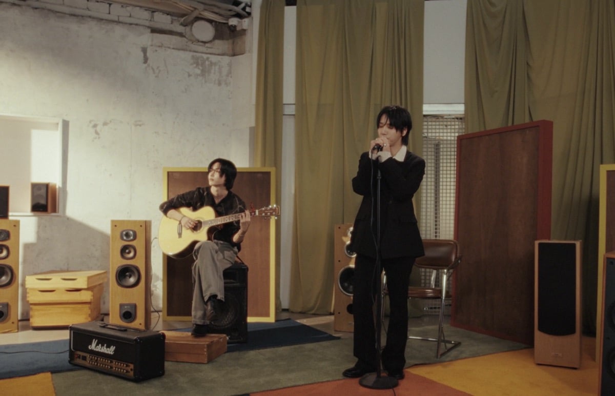 Yesung dan Wonbin bekerja sama untuk membawakan lagu akustik 'Curtain' Yesung dan Wonbin bekerja sama untuk membawakan lagu akustik 'Curtain'