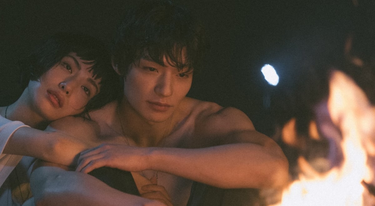 Aktris Nana & Model Chae Jong Suk, yang berperan sebagai pasangan di MV 'Indeed, It Was Love' Baek Ji Young, dikabarkan merupakan pasangan lama di kehidupan nyata Aktris Nana & Model Chae Jong Suk, yang berperan sebagai pasangan di MV 'Indeed, It Was Love' Baek Ji Young, dikabarkan merupakan pasangan lama di kehidupan nyata