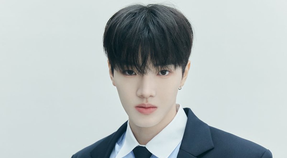 Kontestan 'Project 7' Park Chan Yong menandatangani kontrak dengan MBK Company Kontestan 'Project 7' Park Chan Yong menandatangani kontrak dengan MBK Company