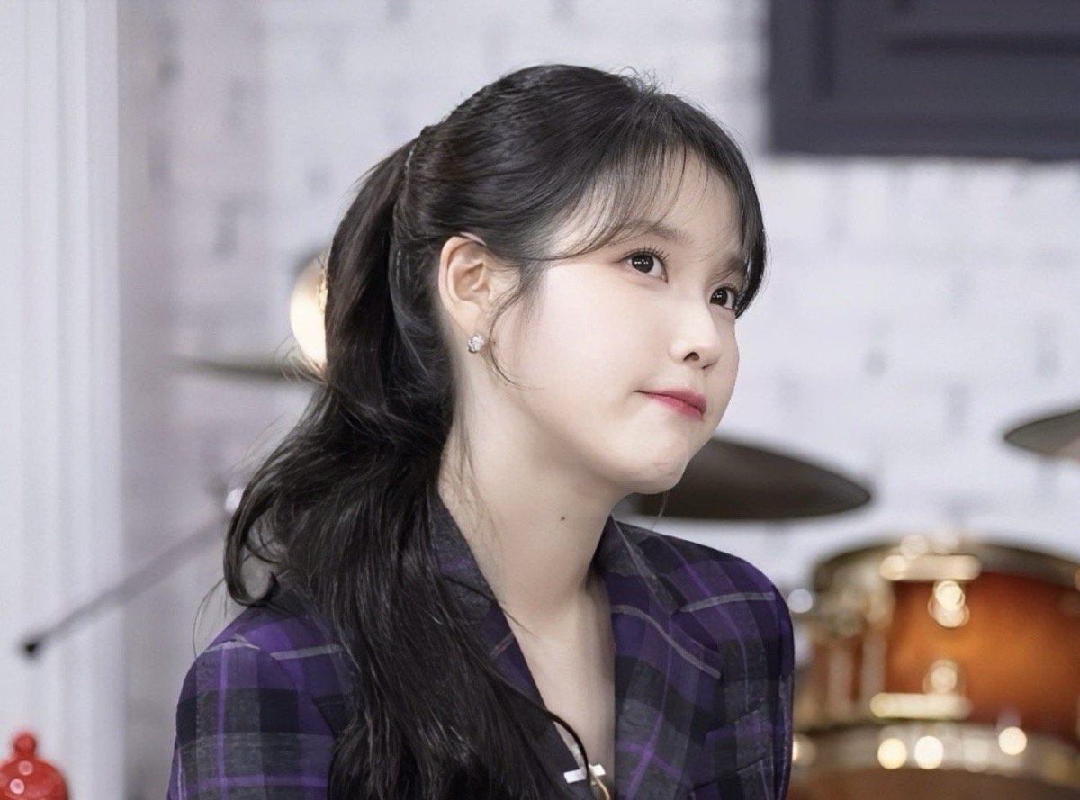 IU dan NewJeans IU dan NewJeans