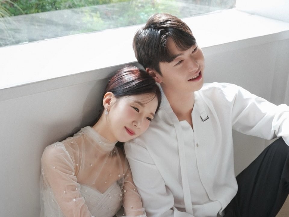 Komedian Park So Young dan mantan pemain baseball Moon Kyung Chan menikah Komedian Park So Young dan mantan pemain baseball Moon Kyung Chan menikah