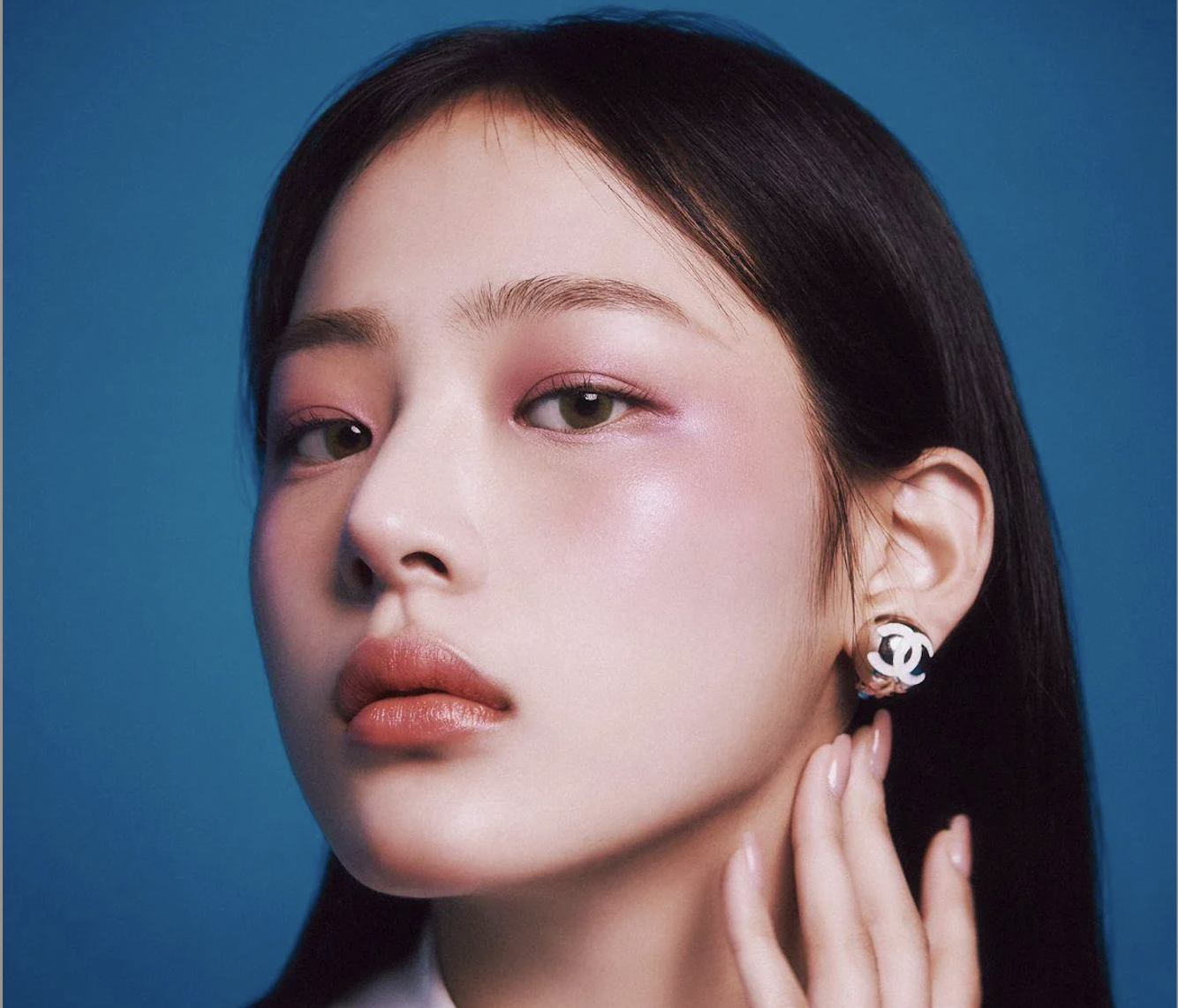 Minji NewJeans tampil memukau dalam pemotretan ELLE Korea x Chanel Beauty Januari 2025 Minji NewJeans tampil memukau dalam pemotretan ELLE Korea x Chanel Beauty Januari 2025