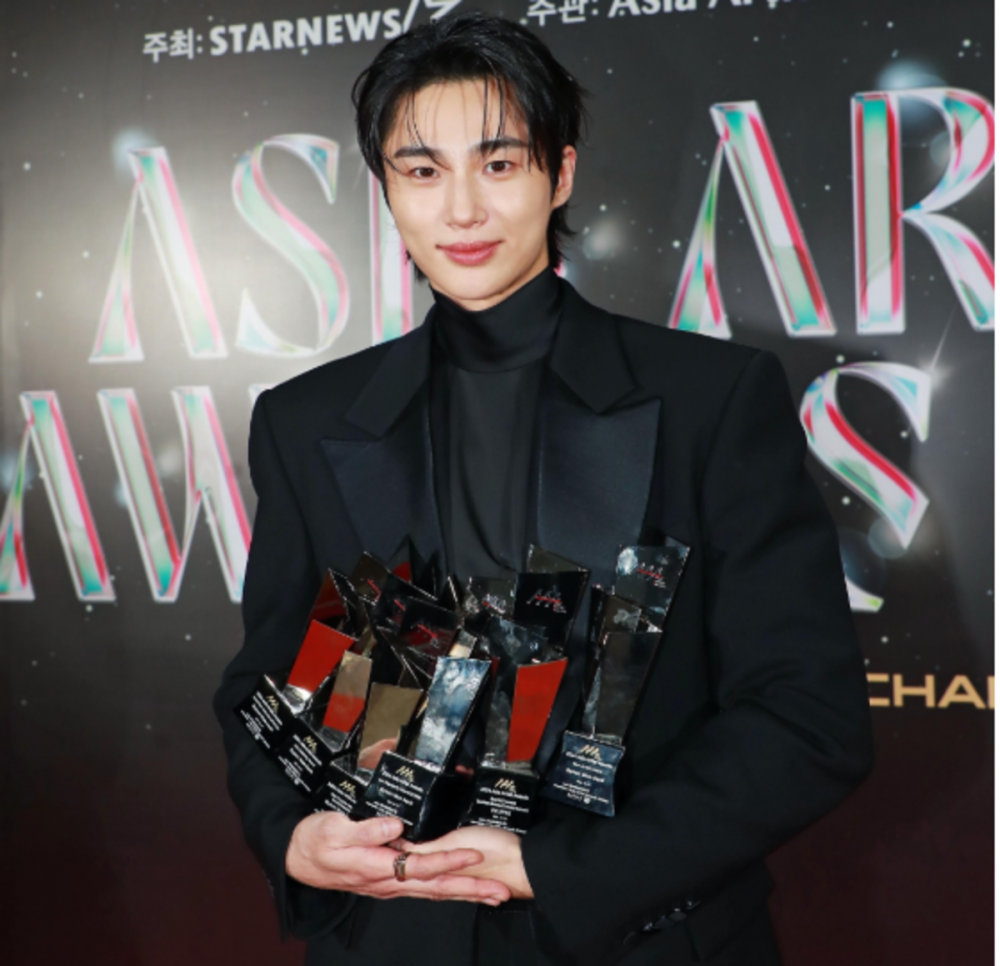 Pemenang 'Penghargaan Artis Asia ke-9' 7 1735315360 2024 12 27 3