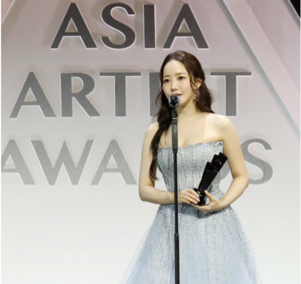 Pemenang 'Penghargaan Artis Asia ke-9' 8 1735315609 2024 12 27 3
