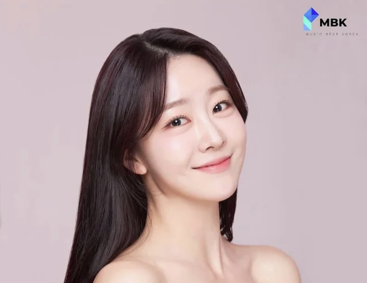 Yujeong LABOUM menandatangani kontrak eksklusif dengan perusahaan MBK Yujeong LABOUM menandatangani kontrak eksklusif dengan perusahaan MBK