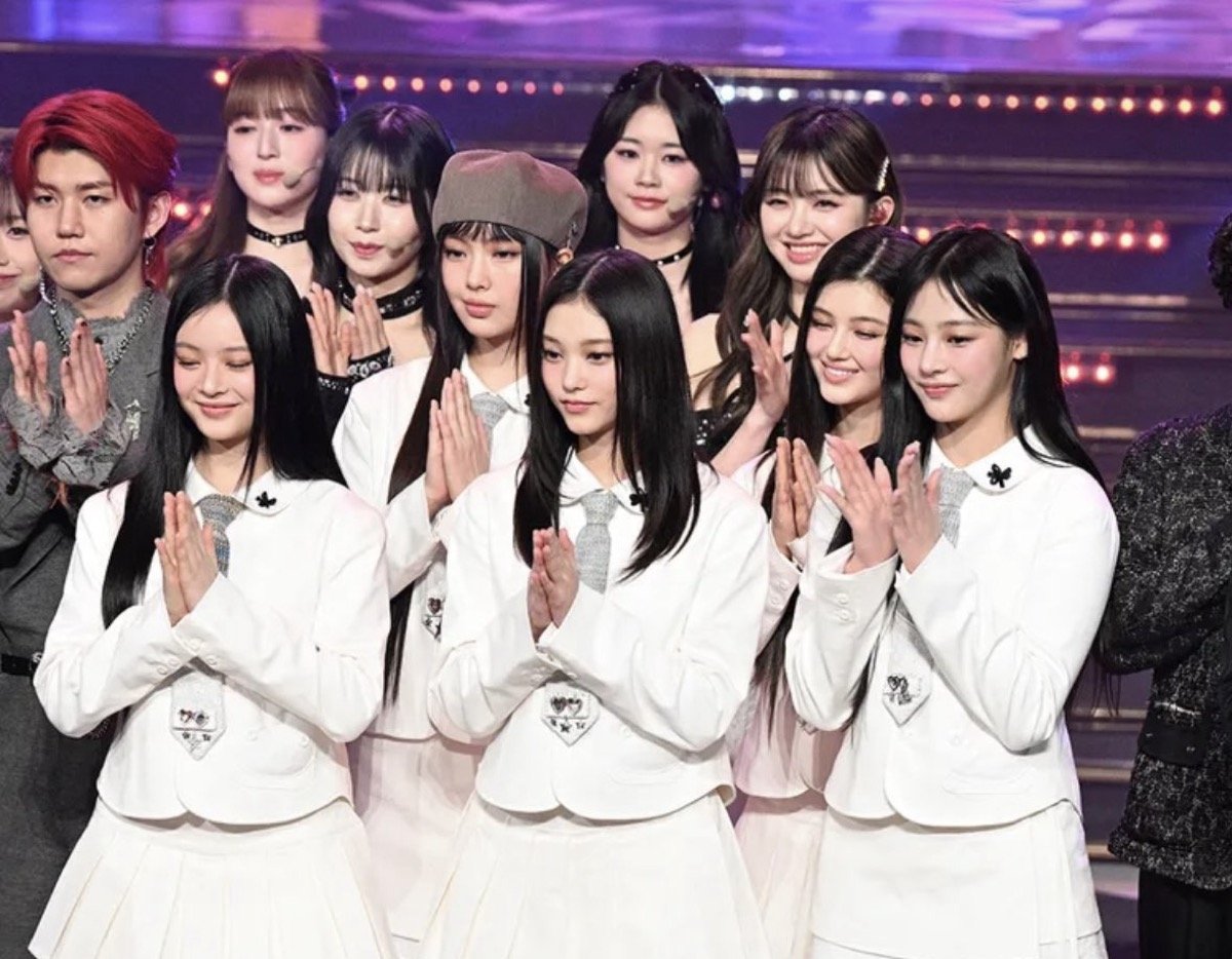 NewJeans menghormati korban tragedi Jeju Air di Japan Record Awards NewJeans menghormati korban tragedi Jeju Air di Japan Record Awards