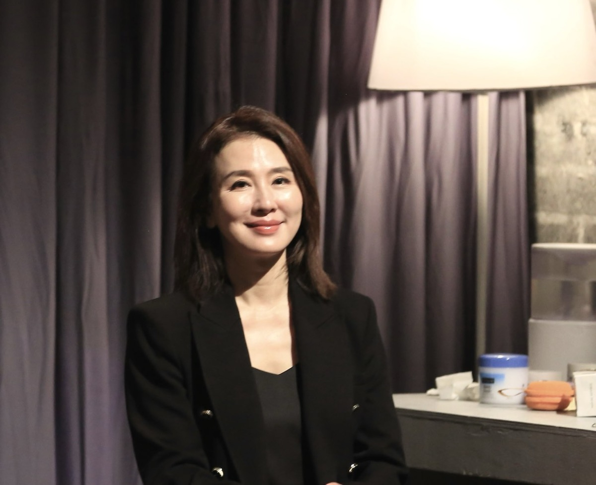 Lee Il Hwa mengunjungi peringatan korban kecelakaan Jeju Air, menyampaikan belasungkawa yang tulus Lee Il Hwa mengunjungi peringatan korban kecelakaan Jeju Air, menyampaikan belasungkawa yang tulus