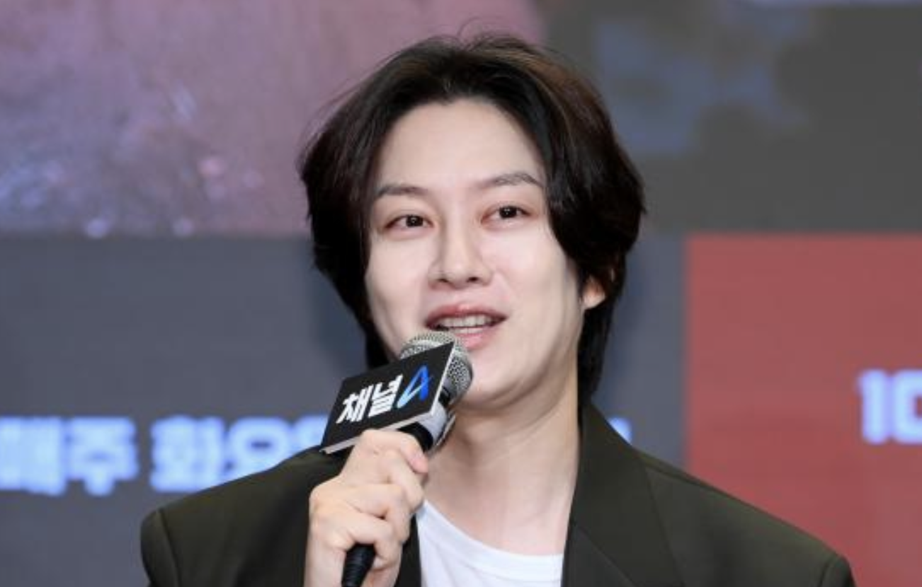 Heechul mengungkapkan diagnosis disabilitas setelah kecelakaan mobil tahun 2006 di 'My Little Old Boy'