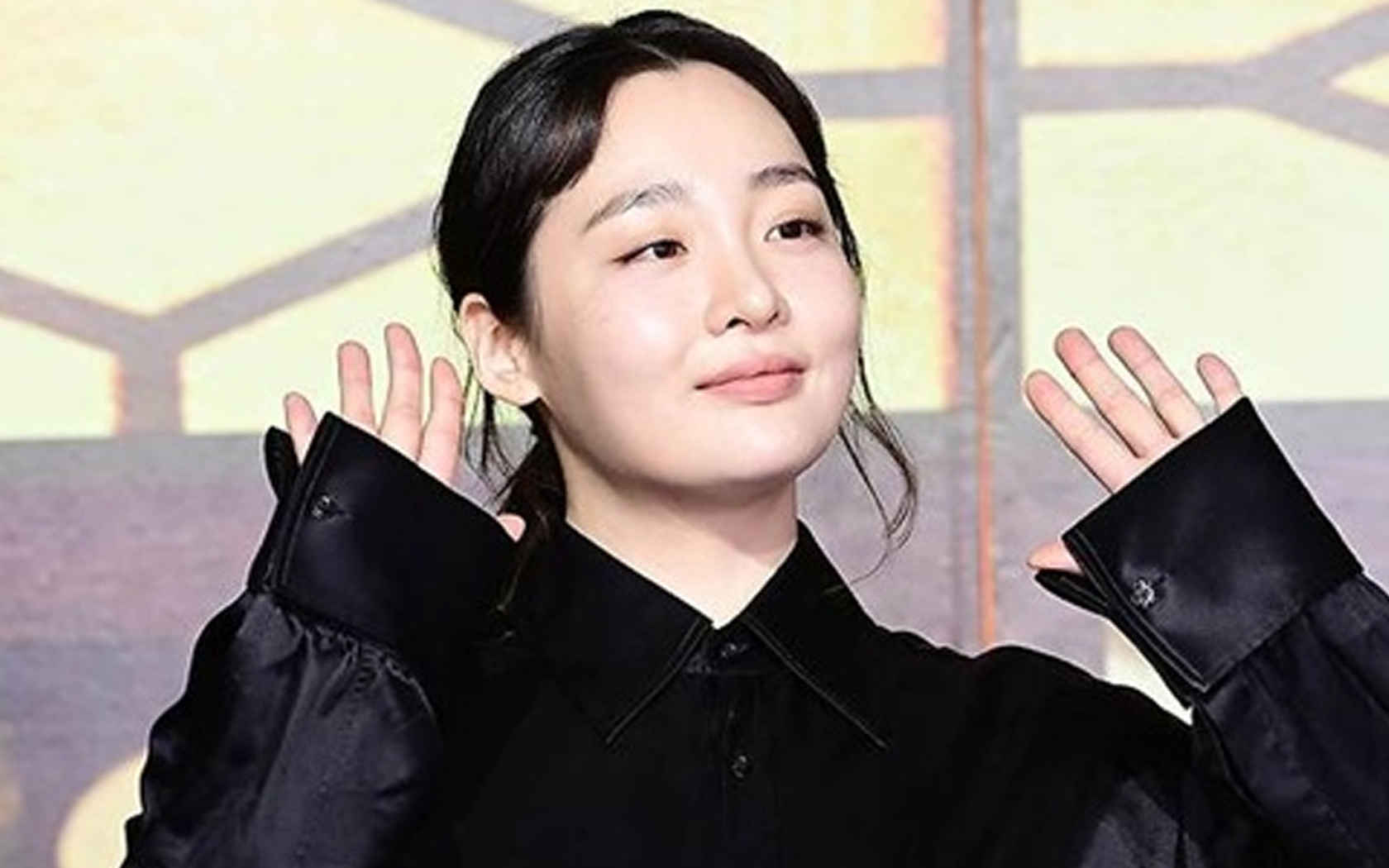 Kim Min Ha berperan dalam drama tvN mendatang 'Typhoon Company'