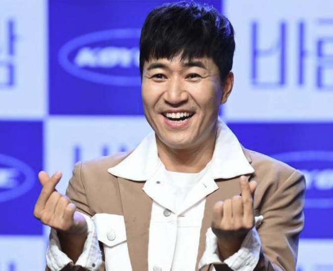 Tunangan Kim Jong Min muncul sebagai pengisi suara di My Little Old Boy Tunangan Kim Jong Min muncul sebagai pengisi suara di My Little Old Boy