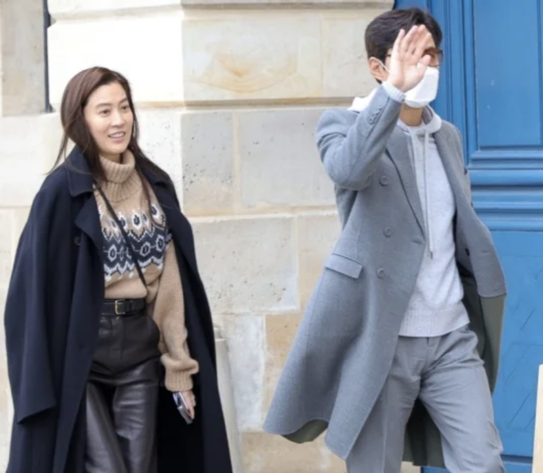 Paparazzi menangkap Lee Jung Jae dan Im Se Ryeong
