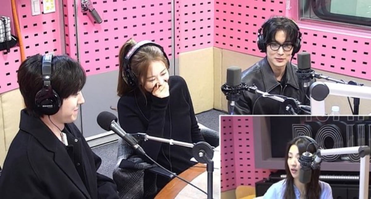 Go Ara mengungkapkan bahwa dia masih berhubungan dengan para pemain 'Balas 1994' Go Ara mengungkapkan bahwa dia masih berhubungan dengan para pemain 'Balas 1994'