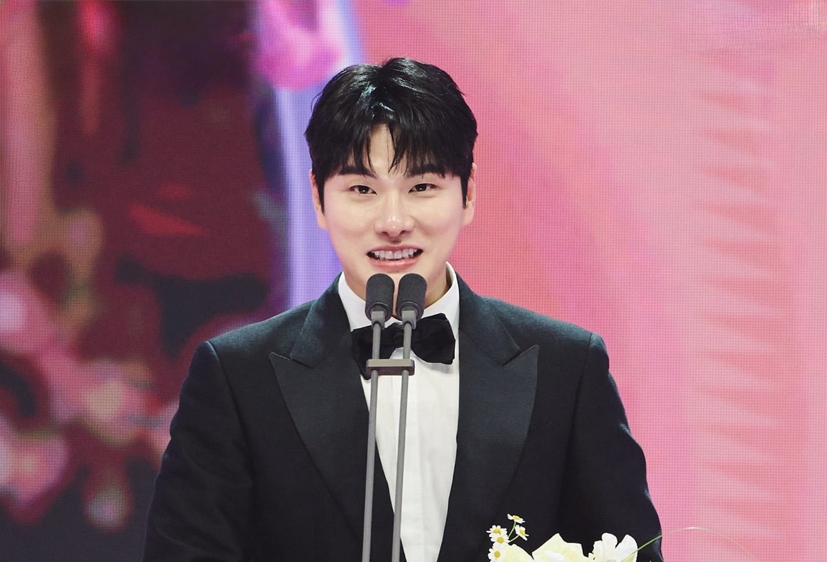 Lee Yi Kyung memanggil variety show yang keras kondisi dalam pidato penghargaan yang tulus Lee Yi Kyung memanggil variety show yang keras kondisi dalam pidato penghargaan yang tulus