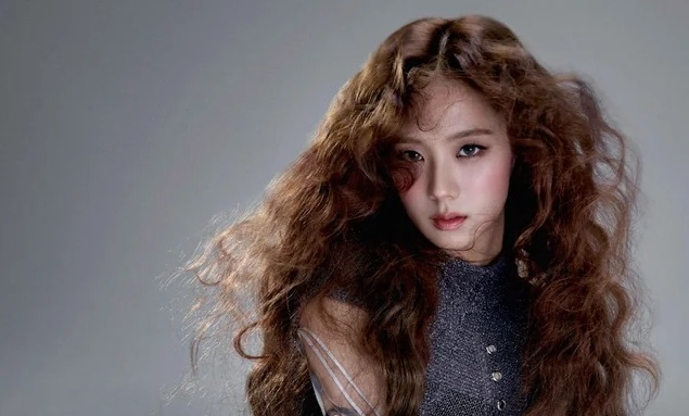 Jisoo meluncurkan poster judul baru untuk 'gempa bumi' dari album mendatang