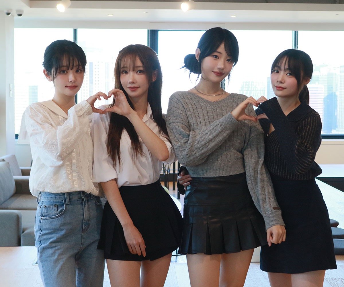 Qwer Mengumumkan Konser Penggemar Jepang Pertama '1, 2, Qwer!' di Tokyo Qwer Mengumumkan Konser Penggemar Jepang Pertama '1, 2, Qwer!' di Tokyo