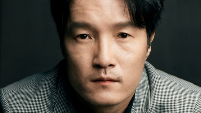 Lee Jung OK menandatangani kontrak eksklusif dengan Neo Company