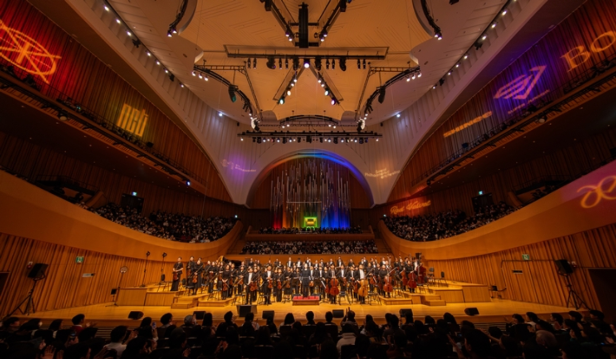 SM Klasik mengadakan konser orkestra K-pop pertama dengan Seoul Philharmonic Orchestra