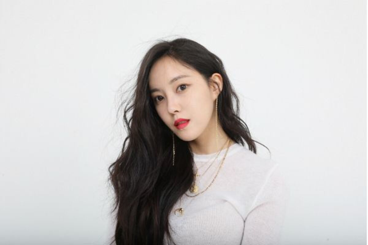 T-ara Hyomin mengikat simpul di Shilla Hotel, tempat yang sama seperti Jiyeon T-ara Hyomin mengikat simpul di Shilla Hotel, tempat yang sama seperti Jiyeon