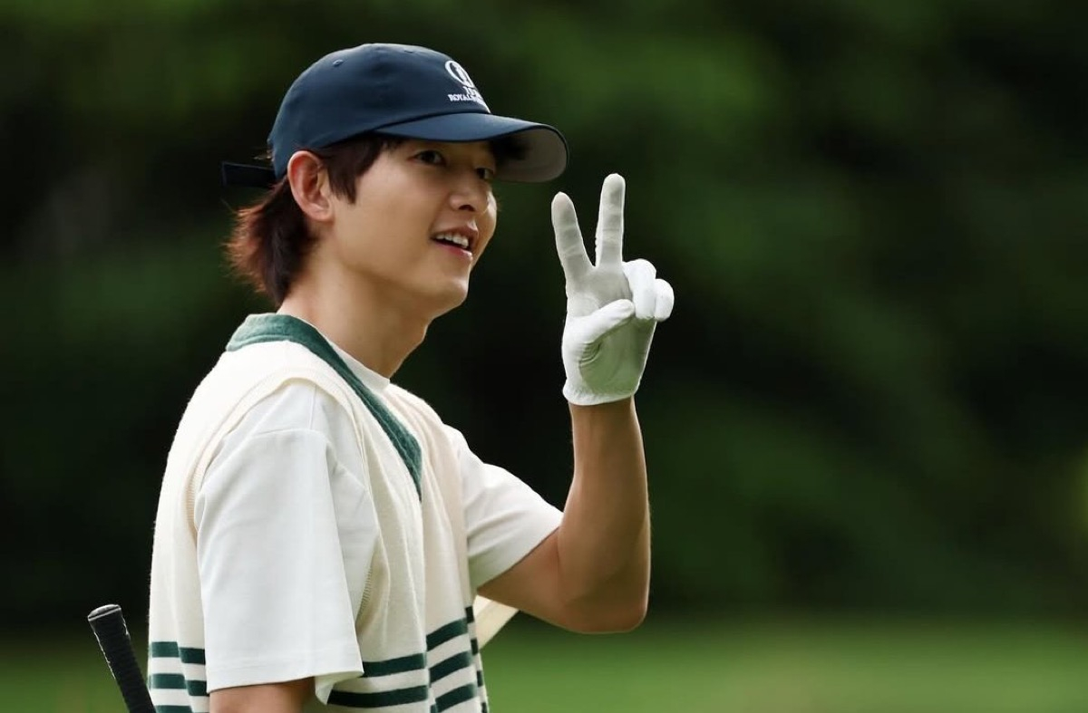Song Joong Ki muncul kembali dengan senyuman setelah perjuangan 'Bogotá'