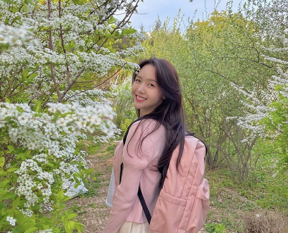 Bang Minah bersinar sebagai “ikon cinta pertama” dalam 'A History of Losers'
