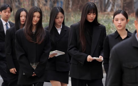 ILLIT, LE SSERAFIM, Min Hee Jin, NewJeans, Danielle, Haerin, Hyein, Hanni, Minji