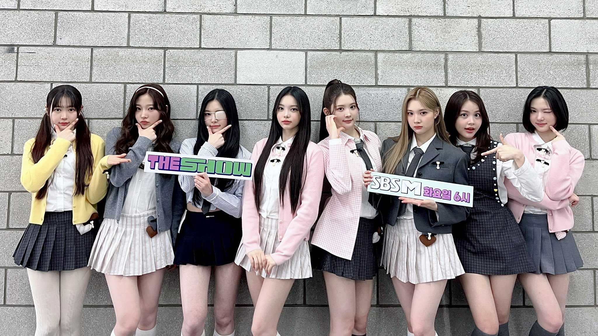 Hearts2hearts mengantongi pertunjukan musik pertama mereka menang di 'The Show' dengan “The Chase” Hearts2hearts mengantongi pertunjukan musik pertama mereka menang di 'The Show' dengan “The Chase”