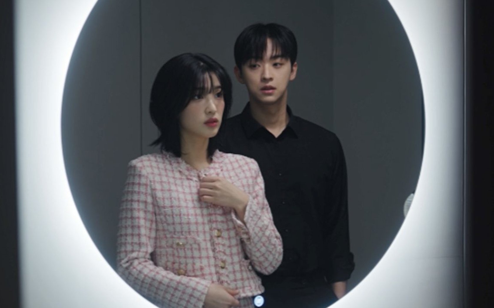 Yulhee kembali ke kegiatan dengan usaha akting baru di 'My Partner Is A Devil' Yulhee kembali ke kegiatan dengan usaha akting baru di 'My Partner Is A Devil'