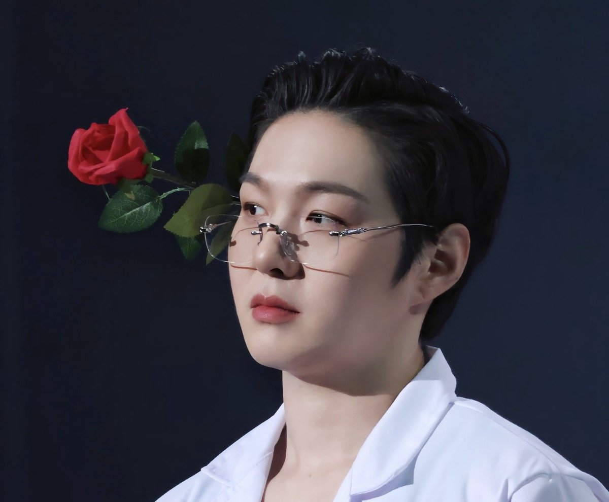 Changsub menghembuskan kehidupan baru menjadi 'pengecut' klasik Buzz Changsub menghembuskan kehidupan baru menjadi 'pengecut' klasik Buzz