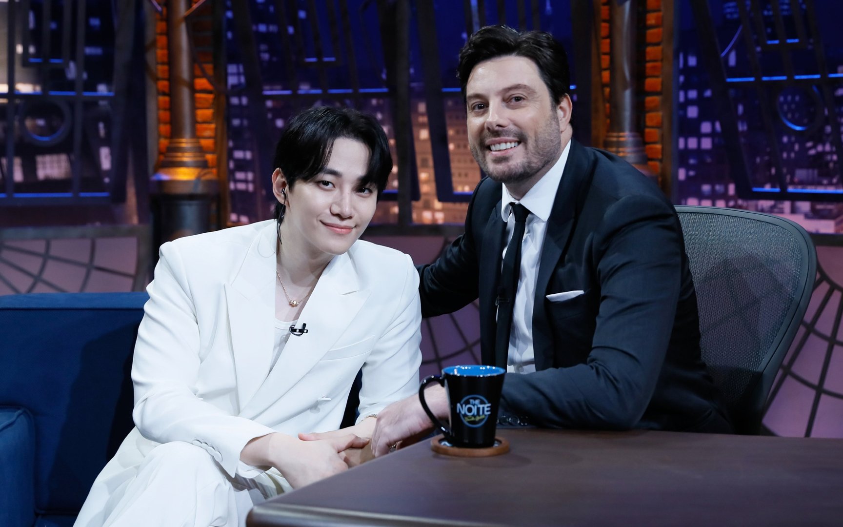 Lee Junho adalah tamu unggulan di acara bincang -bincang Brasil yang populer