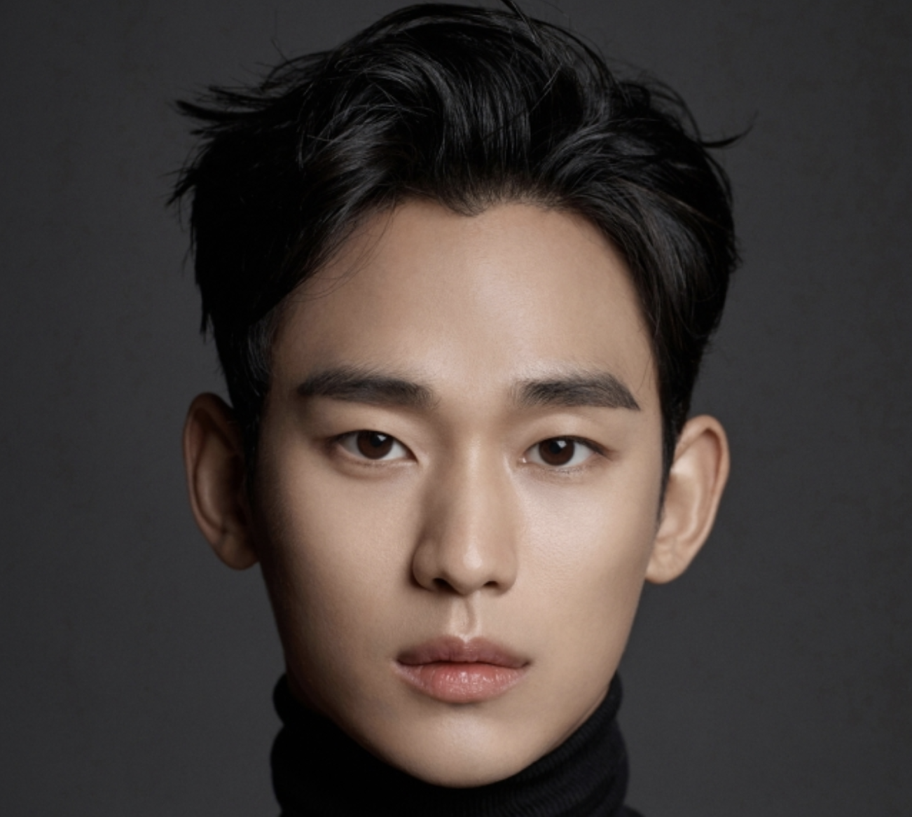 Kim Soo Hyun menghadapi reaksi dari para penggemar luar negeri di tengah kontroversi tentang dugaan hubungan masa lalu dengan Kim Sae Ron Kim Soo Hyun menghadapi reaksi dari para penggemar luar negeri di tengah kontroversi tentang dugaan hubungan masa lalu dengan Kim Sae Ron