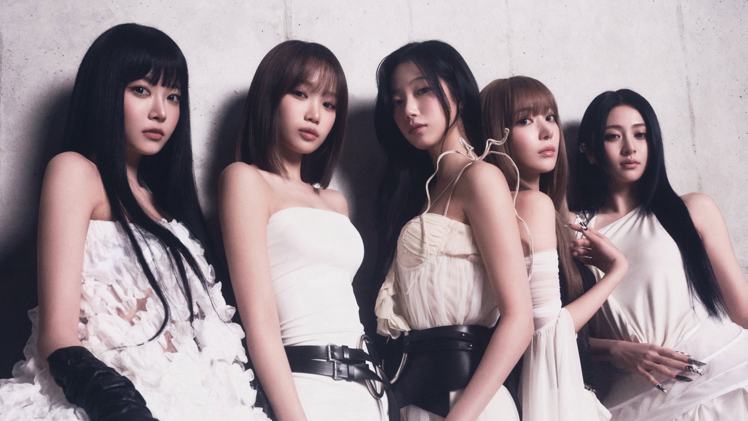 Debut 'Hot' Le Sserafim di #1 di Chart Circle Album minggu ini