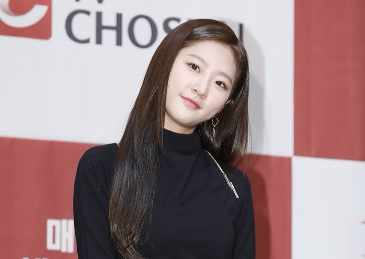 Rekaman telepon mengungkapkan utang rumah sakit Kim Sae Ron ke agen sebelum lulus Rekaman telepon mengungkapkan utang rumah sakit Kim Sae Ron ke agen sebelum lulus