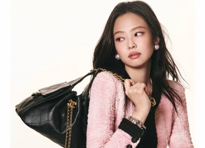 Jennie memimpin kampanye terbaru Chanel Jennie memimpin kampanye terbaru Chanel