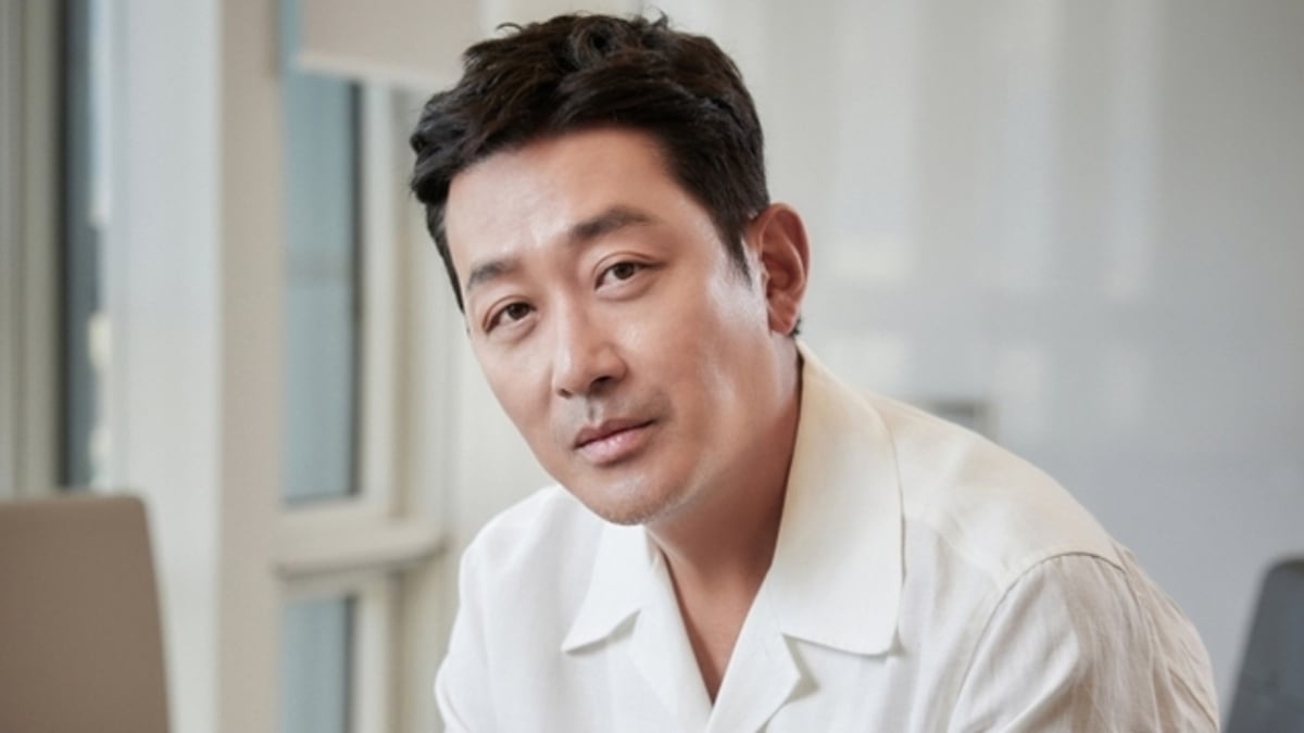 Ha Jung Woo muncul sebagai tamu pertama di 'SNL Korea' Musim 7