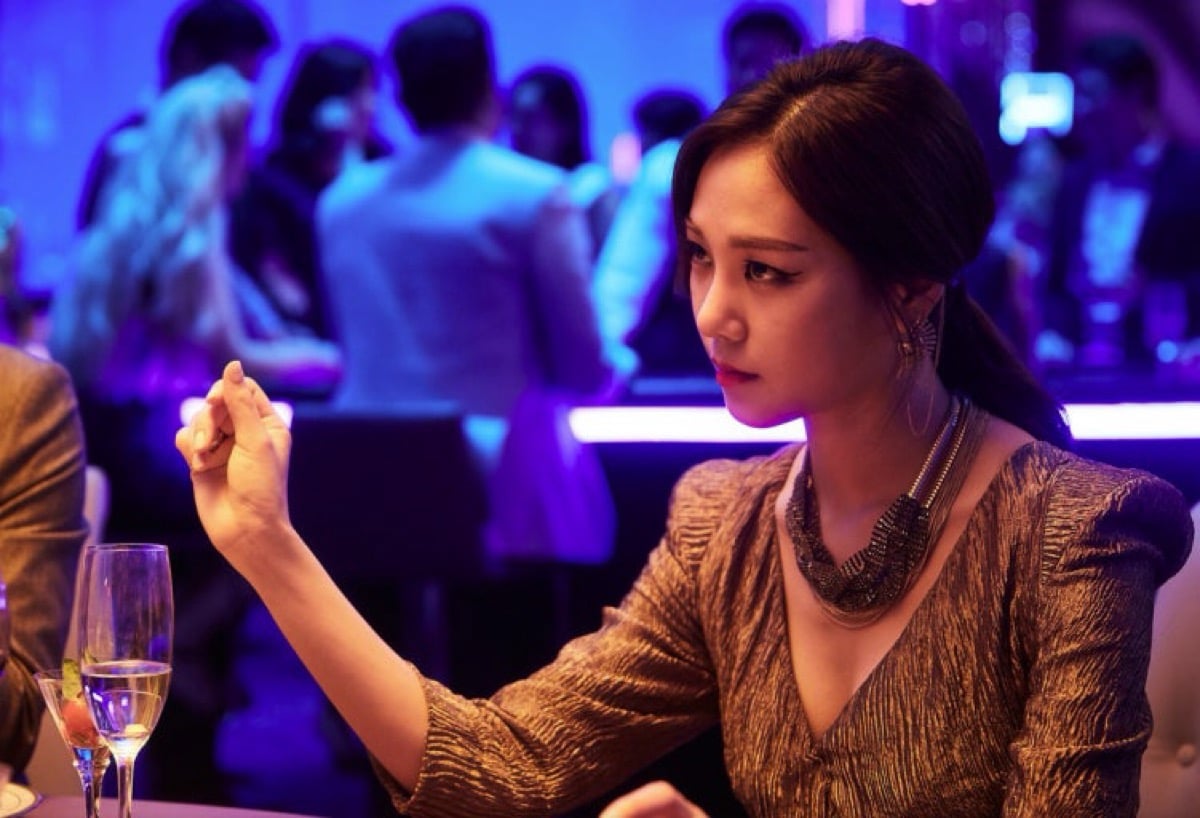 Wawancara Masa Lalu dari Aktris Han Ji Eun muncul kembali di tengah kontroversi atas film Sulli dan Kim Soo Hyun yang terlambat 'Real'