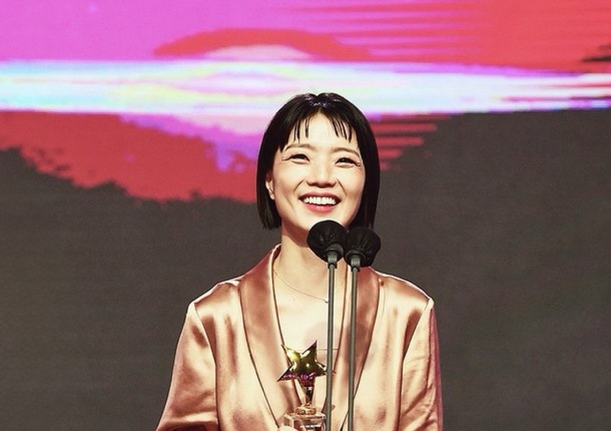 Pembawa acara radio MBC Ahn Young Mi menerima peringatan formal untuk kata-kata kotor di udara