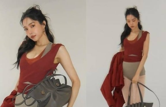 Son na Eun setrum dengan tampilan resor-chic yang mudah dalam pembaruan terbaru Son na Eun setrum dengan tampilan resor-chic yang mudah dalam pembaruan terbaru