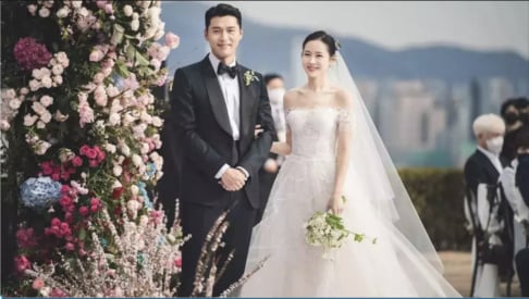 Choi Tae Joon, Hyeri, Han Ga In, Hyun Bin, Ji Hyun Woo, Kim So Yeon, Kim Woo Bin, Lee Do Hyun, Lee Sang Woo, Lee Sung Kyung, Lim Ji Yeon, Nam Joo Hyuk, Park Shin Hye, Ryu Jun Yeol, Shin Min Ah, Son Ye Jin, Song Hye Kyo, Song Joong Ki , Yoo In Na