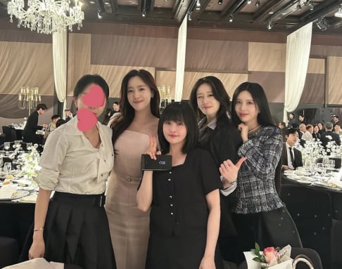 Lee Ye Jun, T-ara, Hyomin, Eunjung, Qri, Jiyeon, Boram, Soyeon