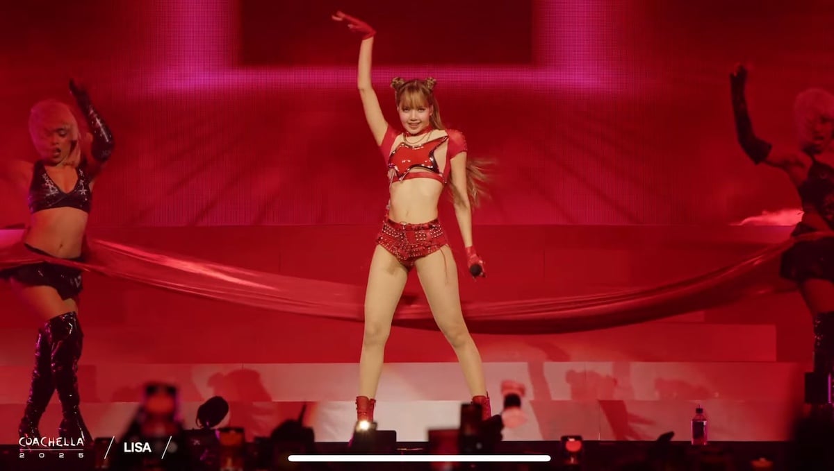 Lisa Blackpink dan alter egonya menyalakan panggung di 'Coachella Week 1'
