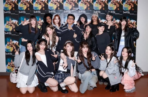 Bang Si Hyuk, ILLIT, KATSEYE, LE SSERAFIM, NewJeans