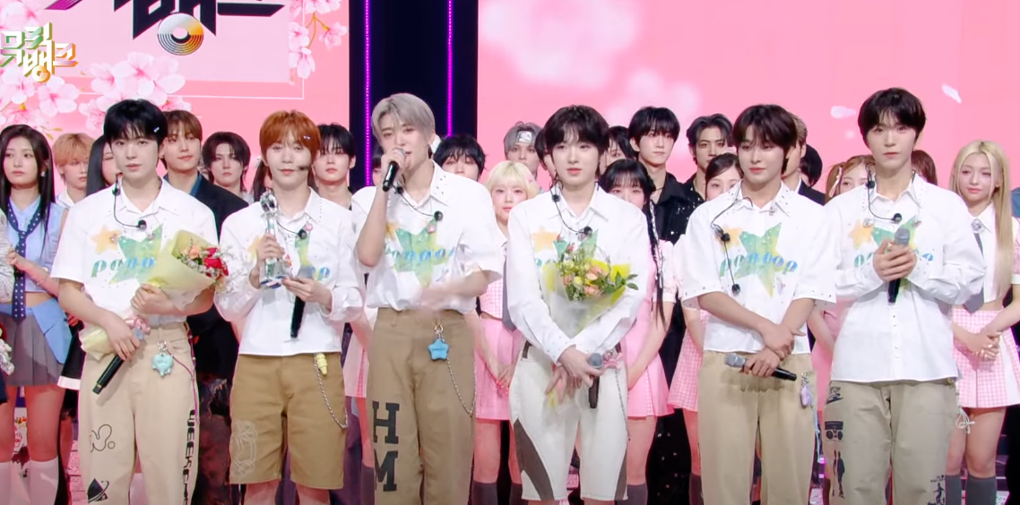 NCT Wish mencetak kemenangan lain dengan pertunjukan ‘Poppop’ + pada ‘Bank Musik’ 25 April