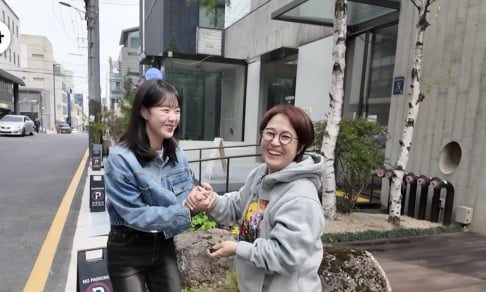 Ji Ye Eun, Song Eun Yi