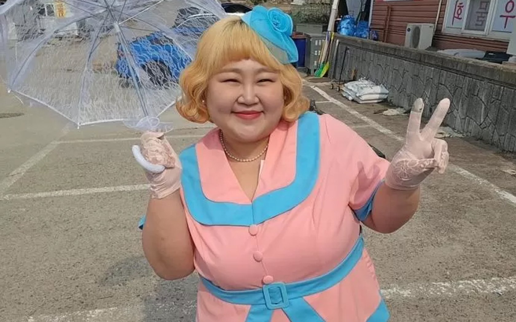 Komedian Hong Yoon Hwa mengklarifikasi bahwa dia turun berat badan tanpa bantuan suntikan