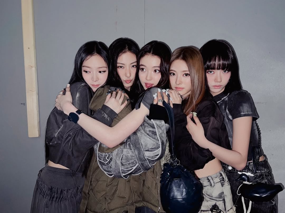 MEOVV merilis foto konsep “drop top” final untuk ep pertama mendatang