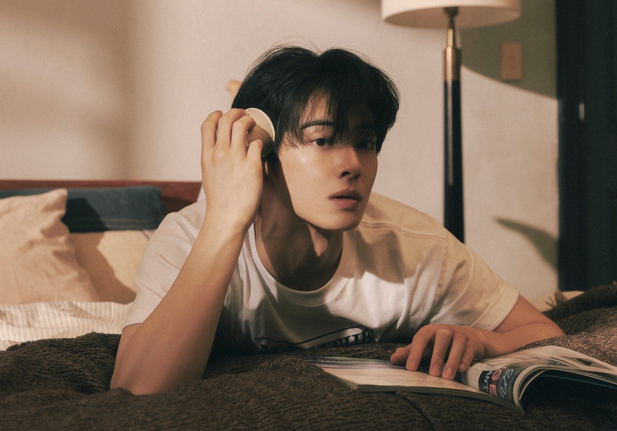 Astro's Cha Eun Woo disentuh oleh hadiah truk kopi Moon Sua yang bijaksana